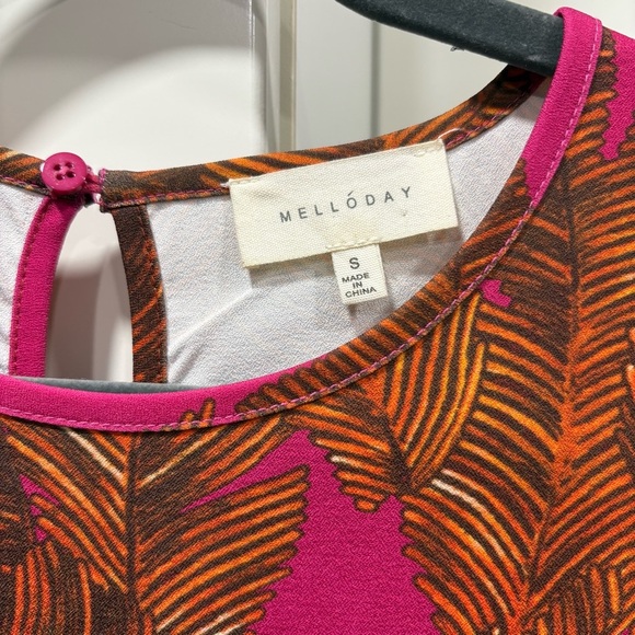 ✨3/$20 Mello Day leaf print dress - Picture 3 of 6